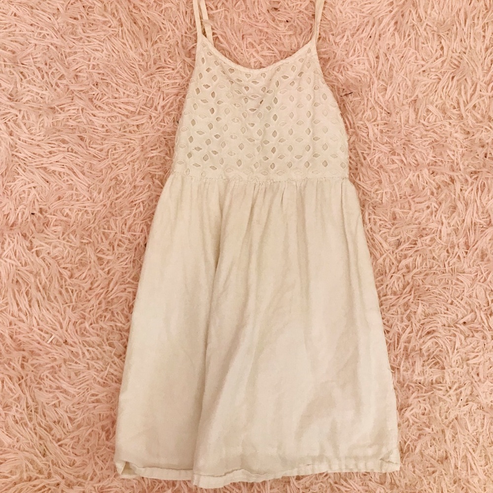Old Navy White Textured Sleeveless Top